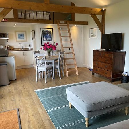Stunning Cabin With Incredible Views Near Goodwood Rogate Luaran gambar