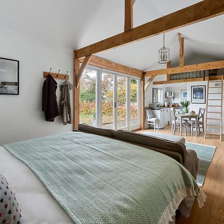 Stunning Cabin With Incredible Views Near Goodwood Rogate Luaran gambar