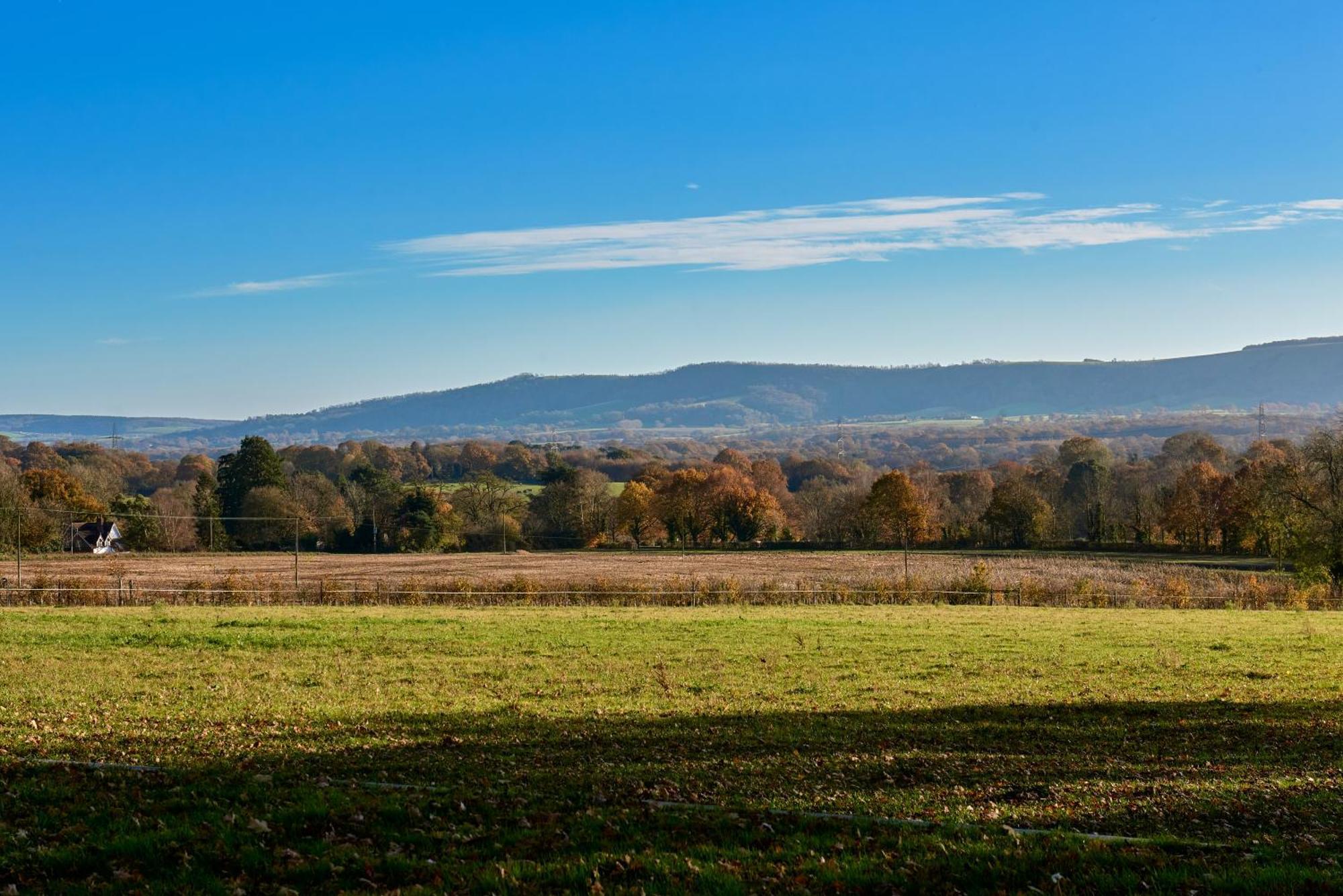 Stunning Cabin With Incredible Views Near Goodwood Rogate Luaran gambar